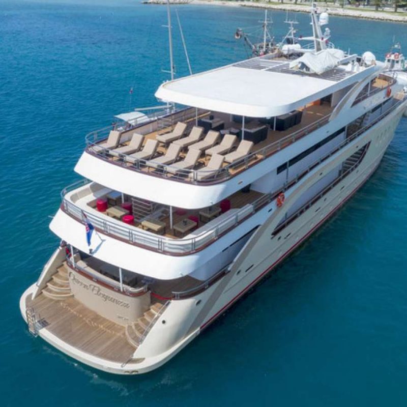 charter-queen-eleganza-yacht