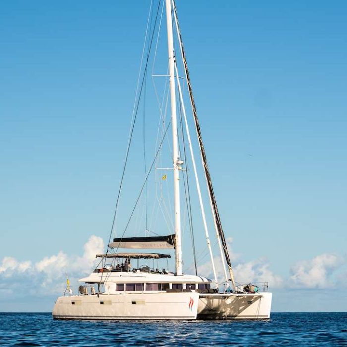 Dawe yachts-barcos-catamaran-Twin Flame